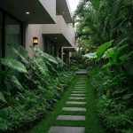 gartenpflege-marrakesch-urbaner-gartenweg-mit-pflanzen-24